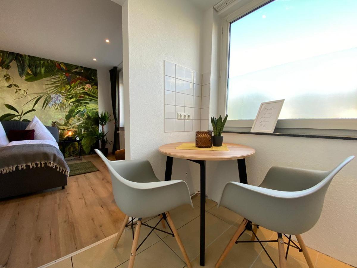 Urban Jungle Apartment In Kassel + Netflix ภายนอก รูปภาพ